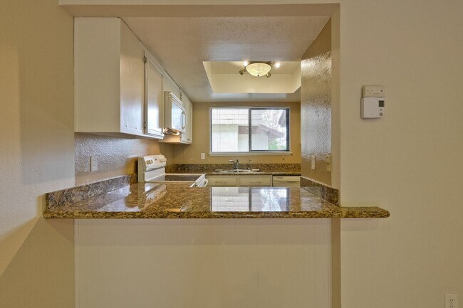 Building Photo - Popular Woodside Commons at Its Finest.