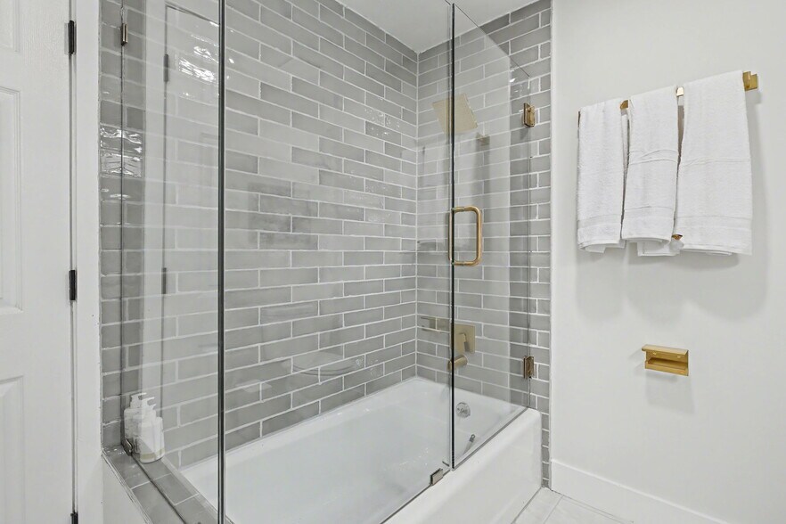 Building Photo - 9345 Rocky Woods Dr