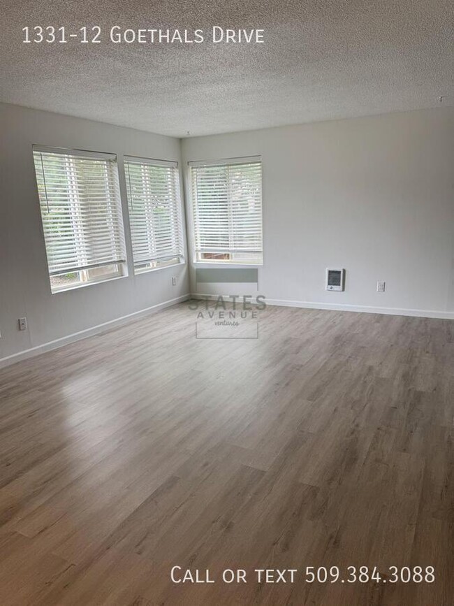 Building Photo - 1331 Goethals Dr