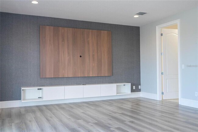 Building Photo - 13370 Alderley Dr
