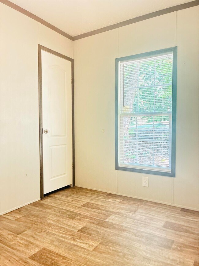 Building Photo - 754 Skylark Ln