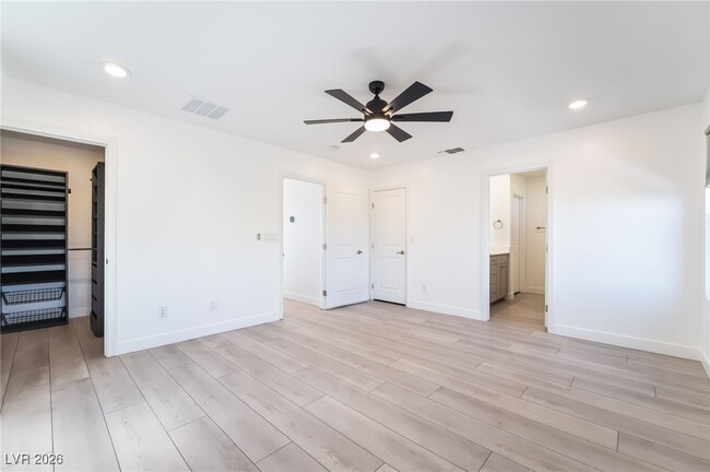 Building Photo - 10784 Glowing Dawn Ave