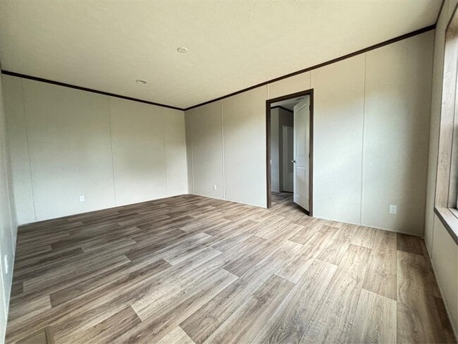 Building Photo - 277 Elm Forest Loop