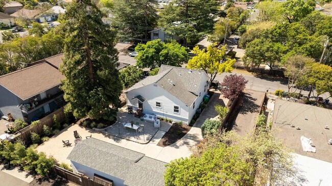 Building Photo - 2180 Shurtleff Ave