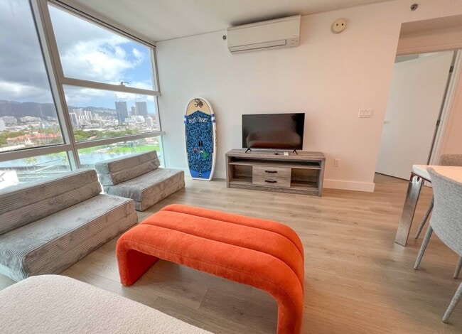 Building Photo - 909 Kapiolani Blvd