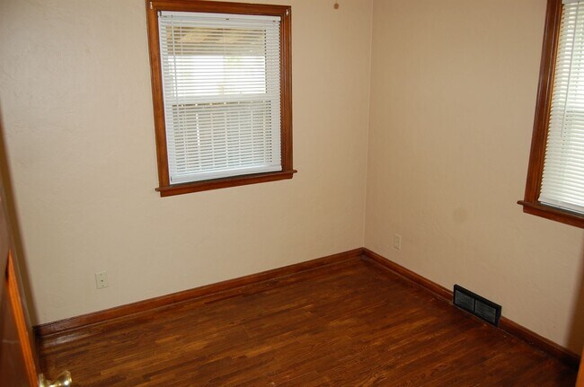 Building Photo - 4501-4511 Witherbee Blvd