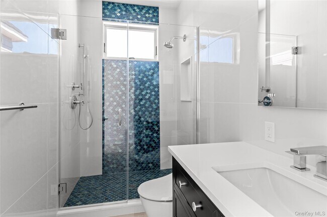 Building Photo - 44 Island Walk