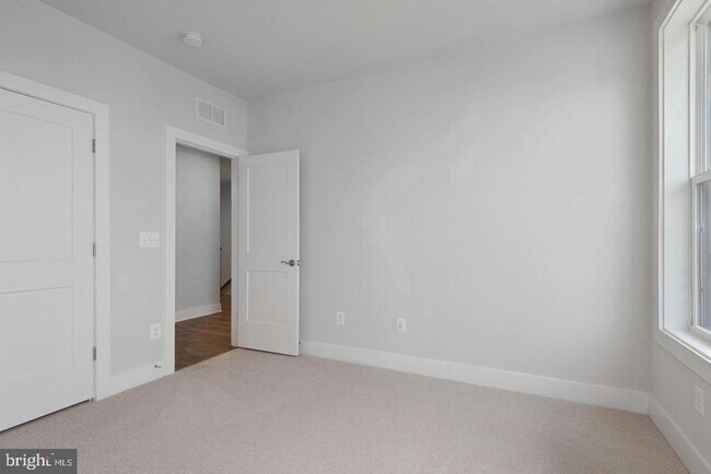 Building Photo - 1626 Bandit Loop