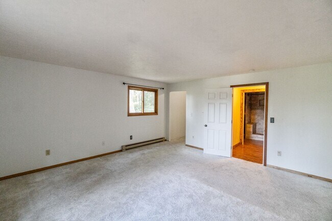 Building Photo - Single Family Home in Mead School District!
