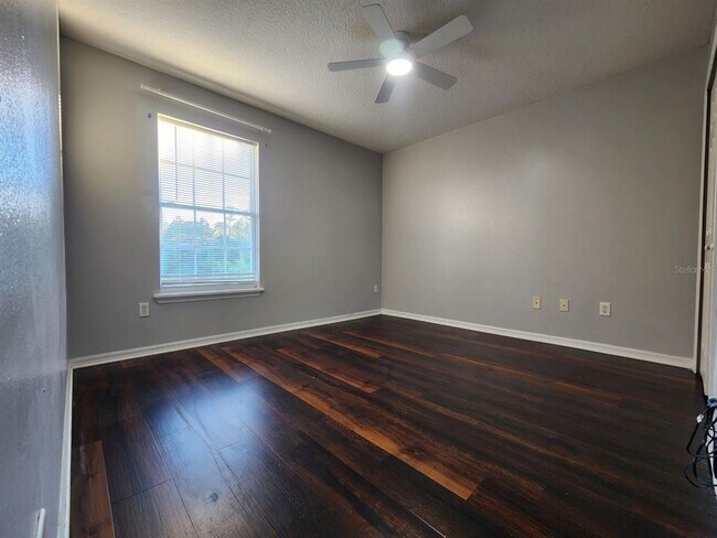 Building Photo - 1860 Ashland Trail