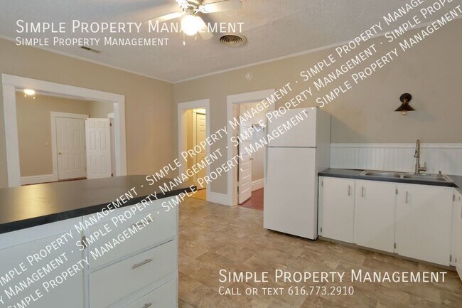 Building Photo - 242 Page St NE