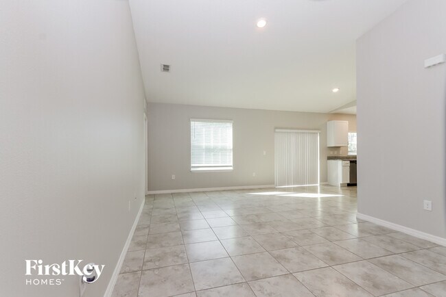 Building Photo - 1810 SW Effland Ave