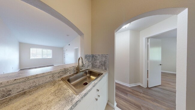 Building Photo - 2BD/2BA Condo in Briar Bay!