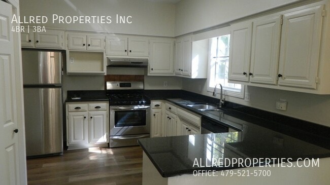 Building Photo - Spacious 4 Bed, 2.5 Bath Home in Prime Fayetteville Location With Lawn Care Included!