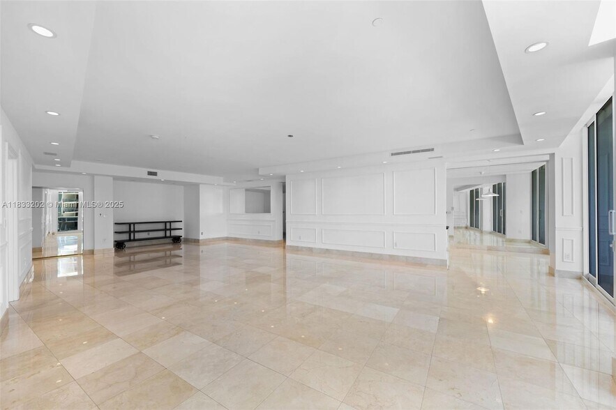 Building Photo - 9601 Collins Ave