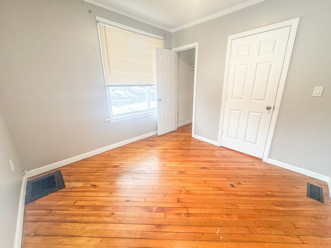 Building Photo - 224 Millville Ave