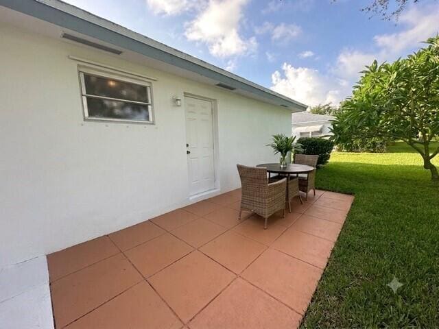 Building Photo - 1202 S Drive Cir