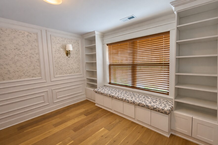 Building Photo - 2022 Maple Vw Ln