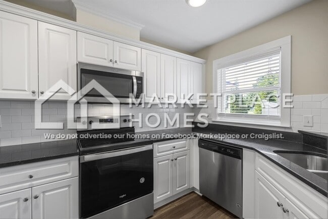 Building Photo - 2219 Perrins Ln