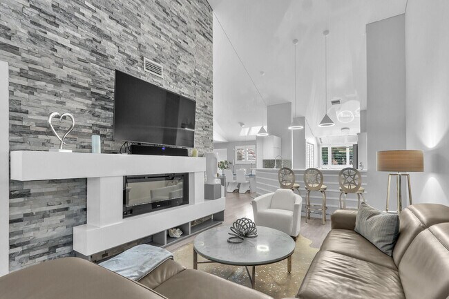 Building Photo - 204 Sea Oats Dr