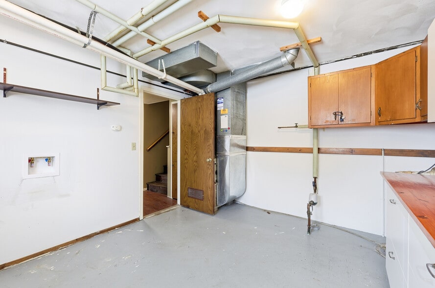 Building Photo - 809 W Ridgeview Dr