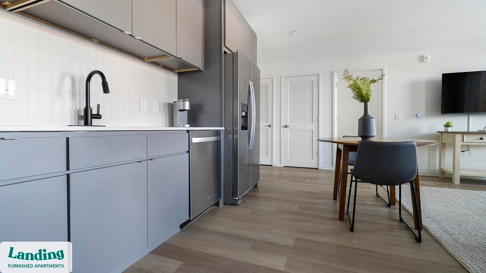 Building Photo - 815 Madison St