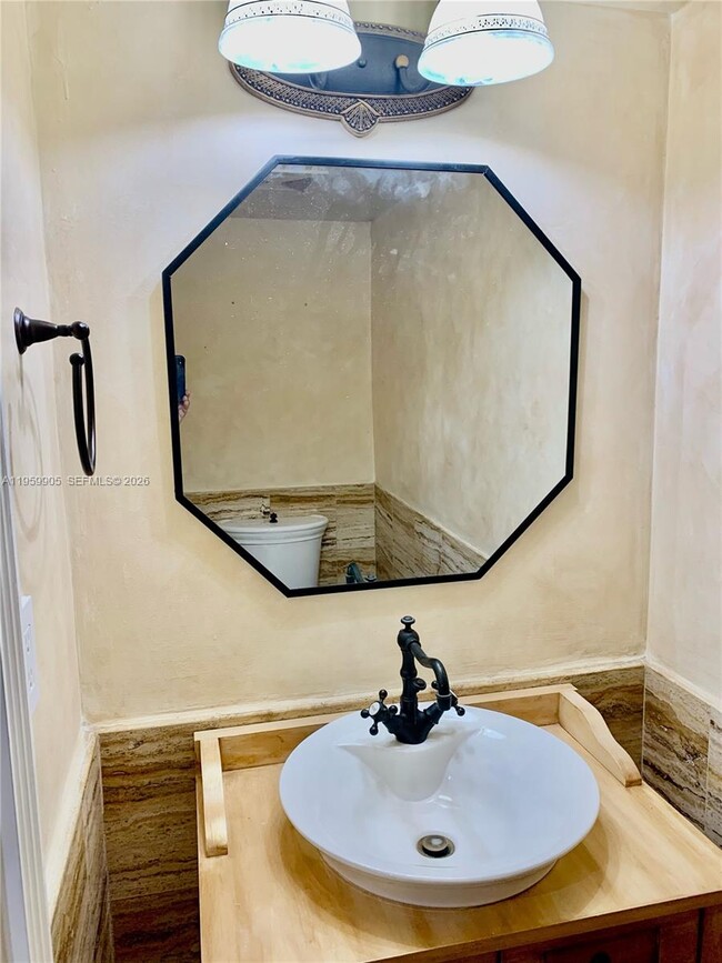 Building Photo - 555 NE 15th St