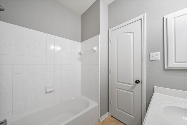 Building Photo - 24910 Crystal Stone Ln