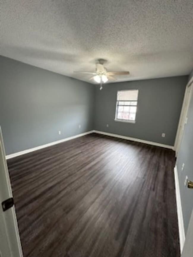 Building Photo - Lakeside Townhomes, Daleville Alabama