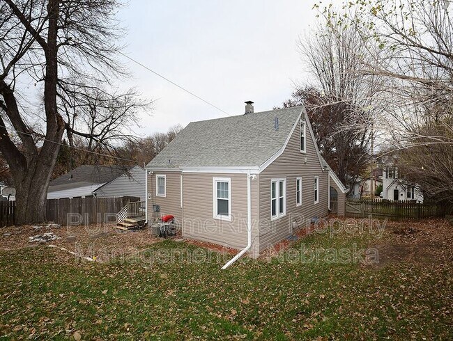Building Photo - 2108 S 46th St