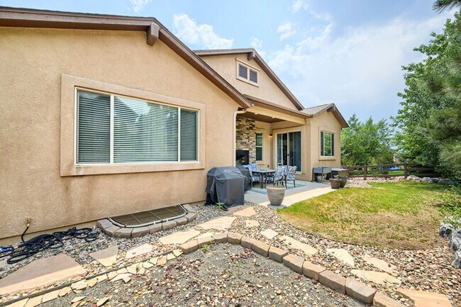 Building Photo - 6134 Rennert Dr