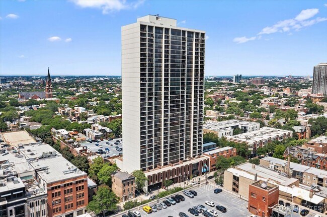 Primary Photo - 1636 N Wells St