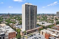 Building Photo - 1636 N Wells St