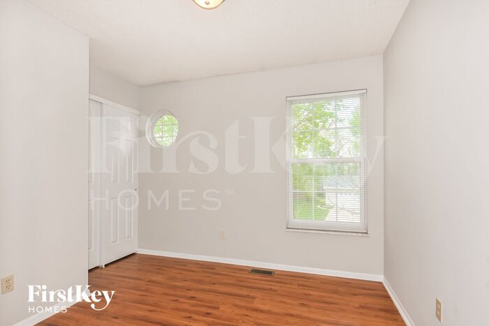 Building Photo - 2742 Bromley Dr