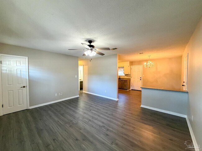 Building Photo - 1965 Brentco Rd