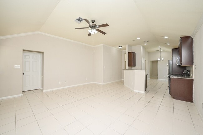 Building Photo - 18707 Majestic Vista Ln