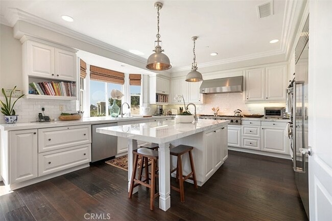 Building Photo - 27 Via Monarca St