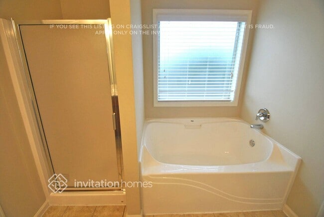 Building Photo - 649 Royal Crest Ct