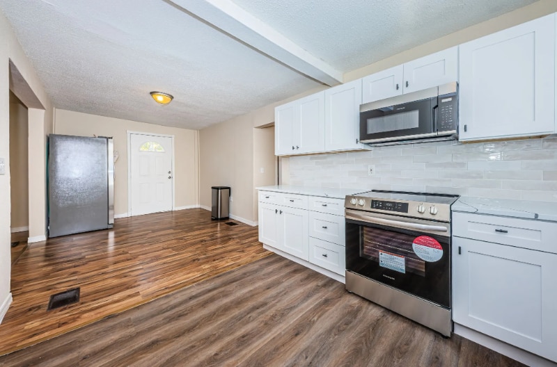 Building Photo - 1104 E Genesee St