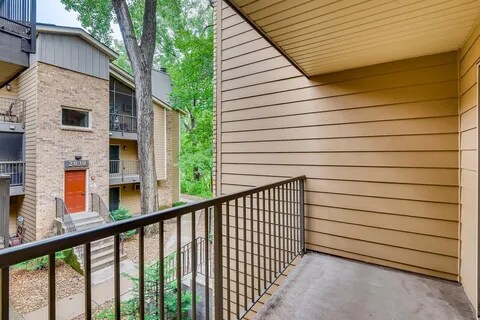Building Photo - 2010 Ridge Dr
