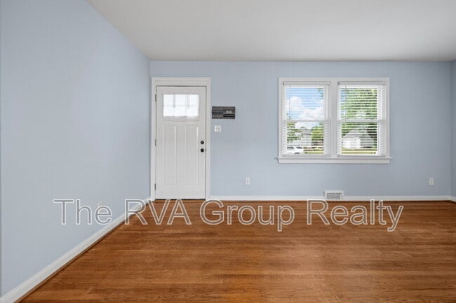 Building Photo - 3411 Oxnard Rd