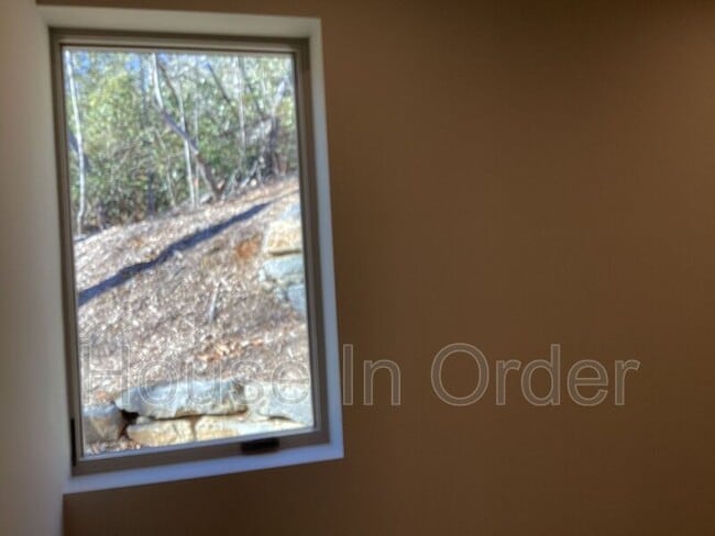 Building Photo - 170 Mountain Laurel Ln