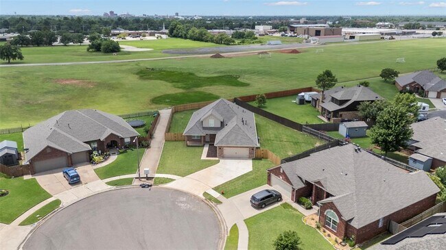 Building Photo - 1504 Sandpiper Ln