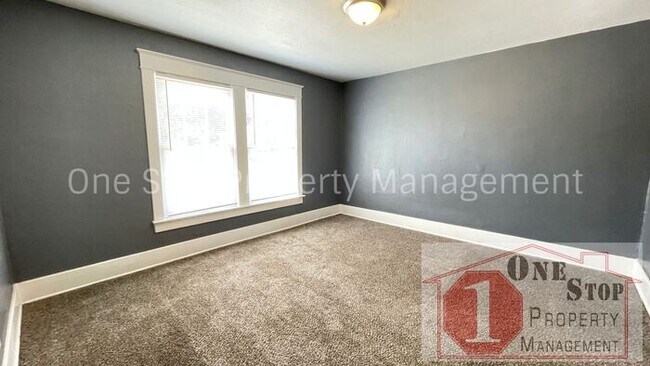Building Photo - 3 Bedroom, 1 Bathroom House in Kansas City...