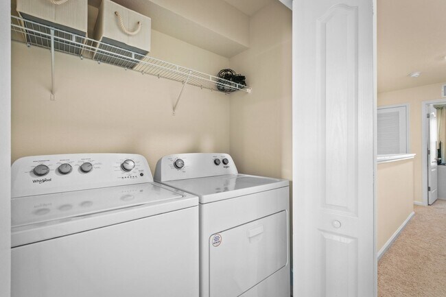 Building Photo - 2-Bedroom Townhome for Rent with Private En-Suite Baths & Screened Porch