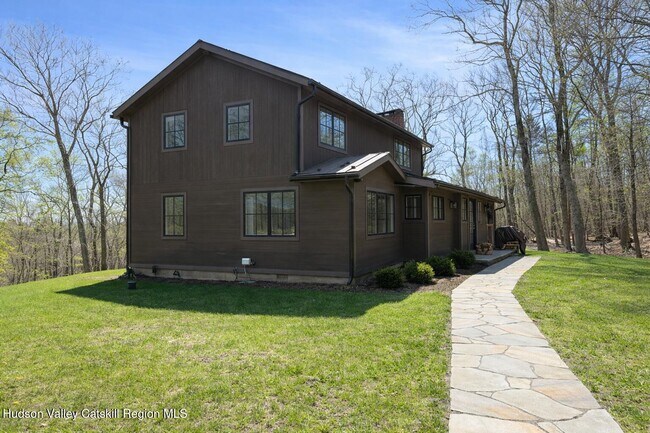 Building Photo - 25 Boggs Hill Rd