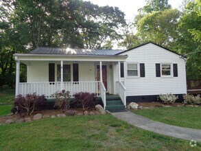 Building Photo - APPLICATIONS PENDING-2-bedroom House off C...