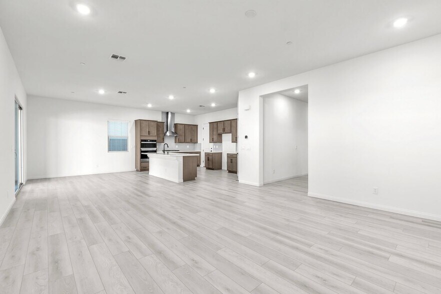 Building Photo - 584 La Vis Acrs Ln