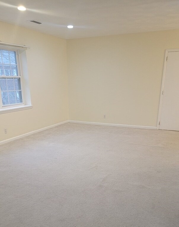 Building Photo - 11 Lake Shore Ct