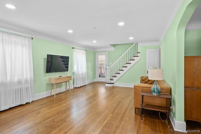 Building Photo - 1516 W Houstonia Ave